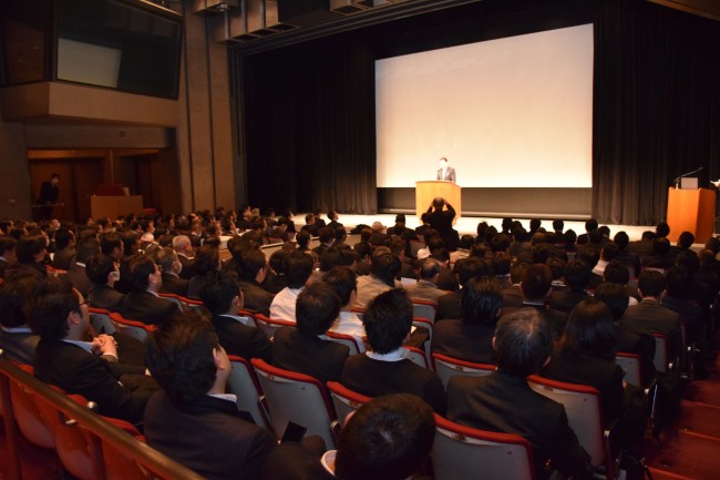 会場には500人超が集まった_全関東連1